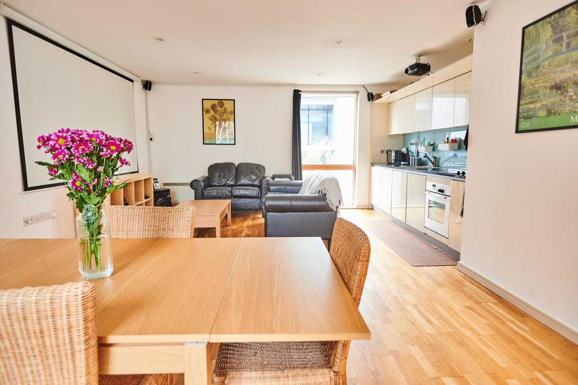 Bright 2 Bedroom Flat In Old Street With Balcony Londra Dış mekan fotoğraf