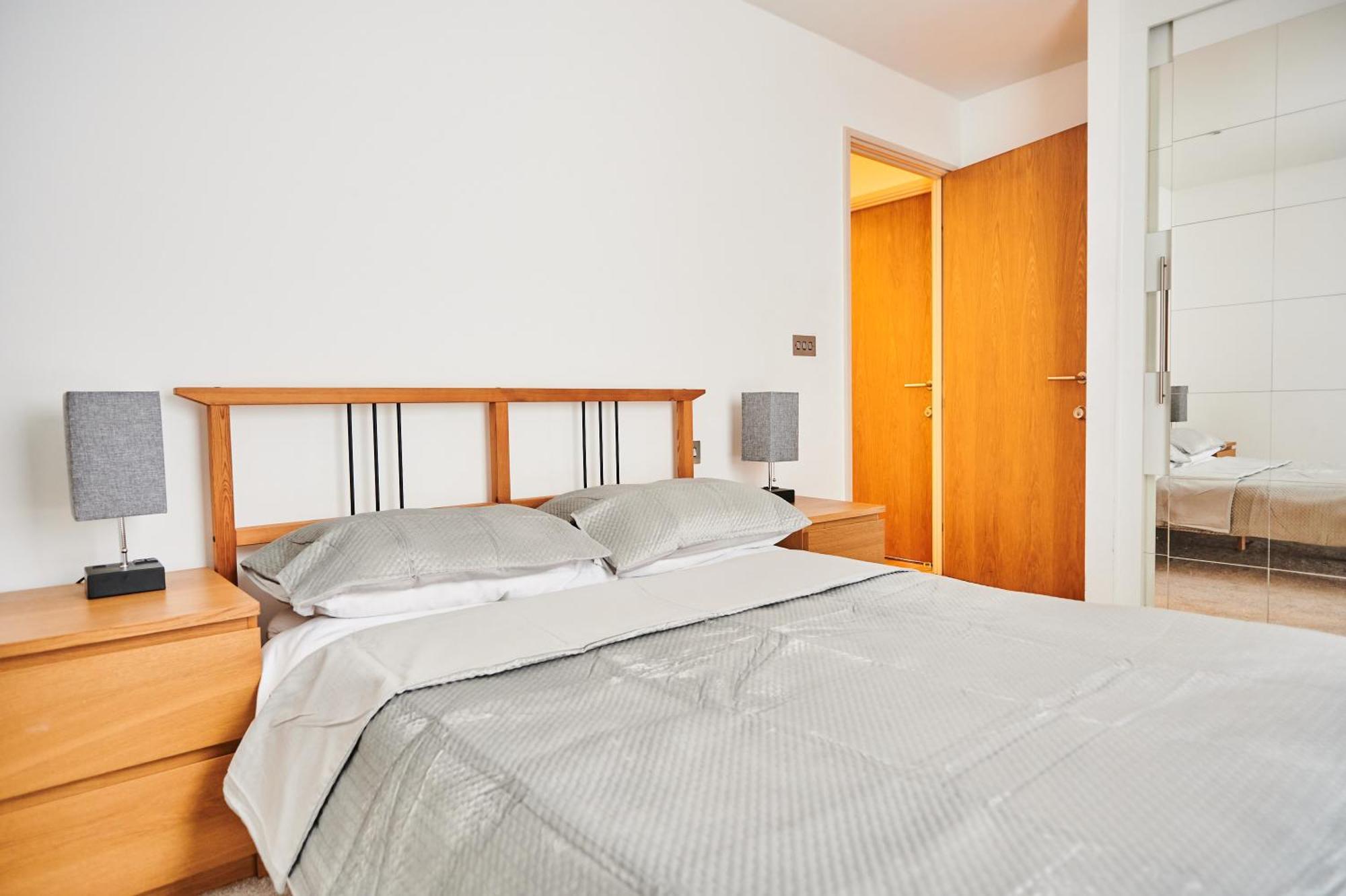 Bright 2 Bedroom Flat In Old Street With Balcony Londra Dış mekan fotoğraf